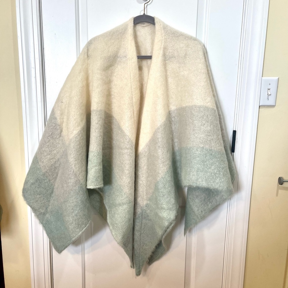 ๐ DONEGAL DESIGN IRELAND MOHAIR WOOL BLANKET CAPE - Picture 6 of 12